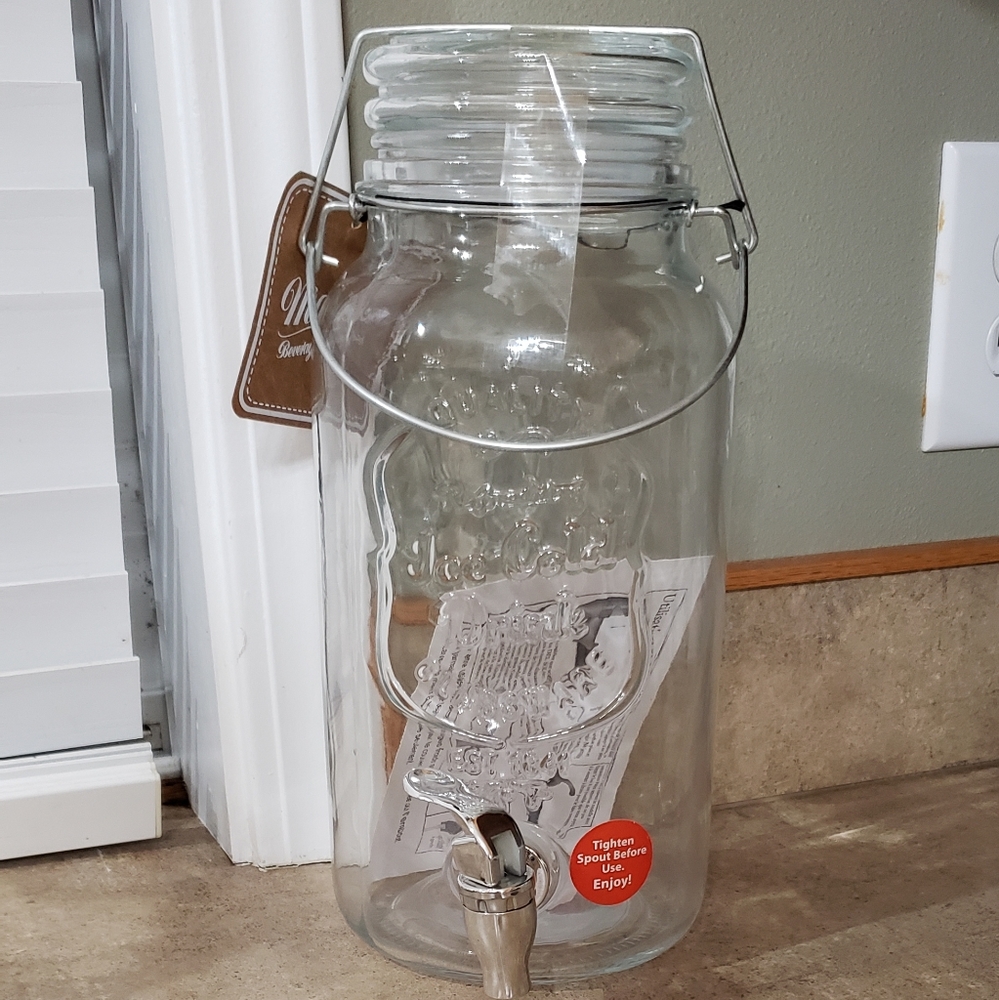 Mason Jar Beverage Dispenser